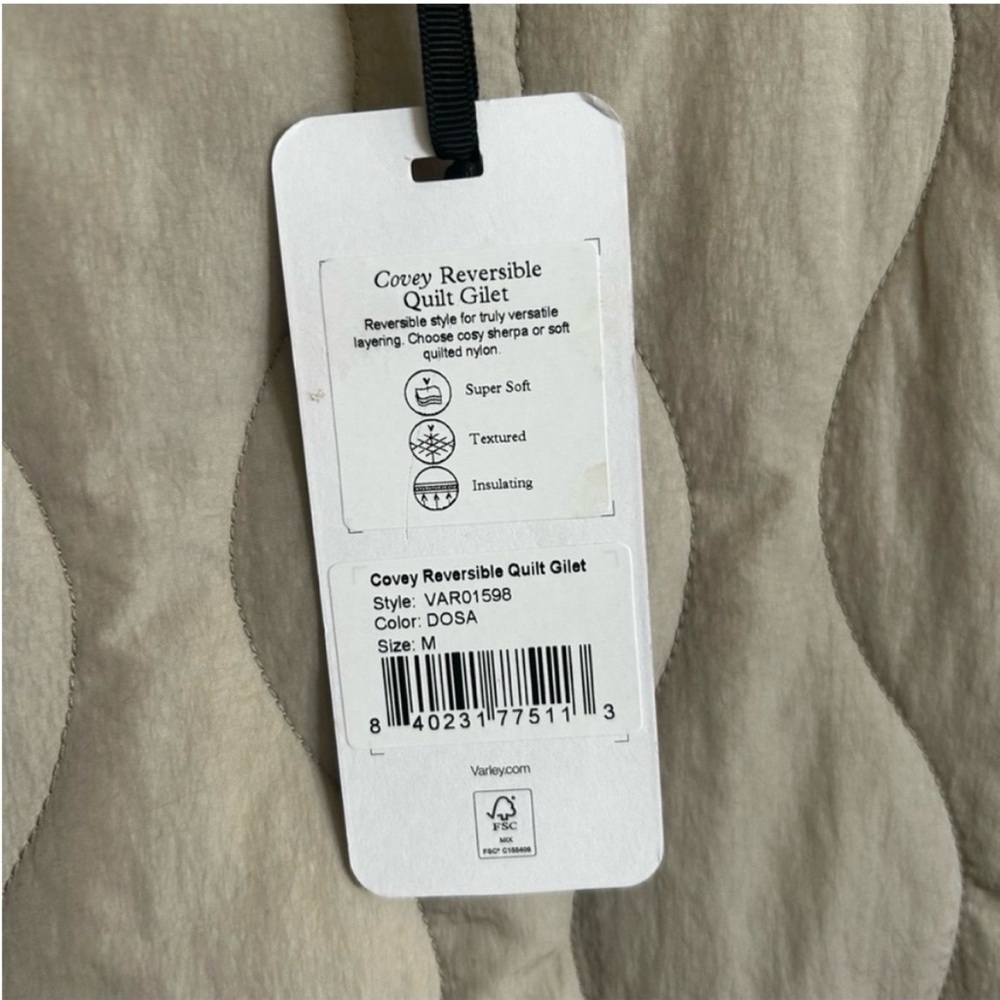 Varley Covey Reversible Quilt Gilet VEST
NWT - Picture 12 of 15